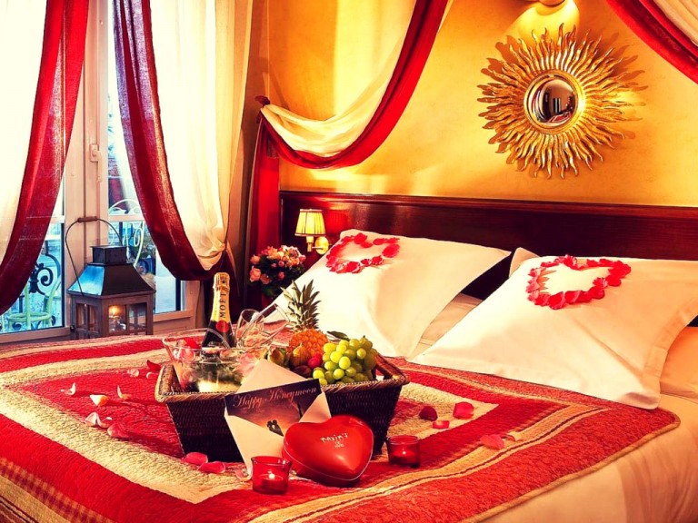 Methods to Make Your Bedroom More Seducing and Romantic