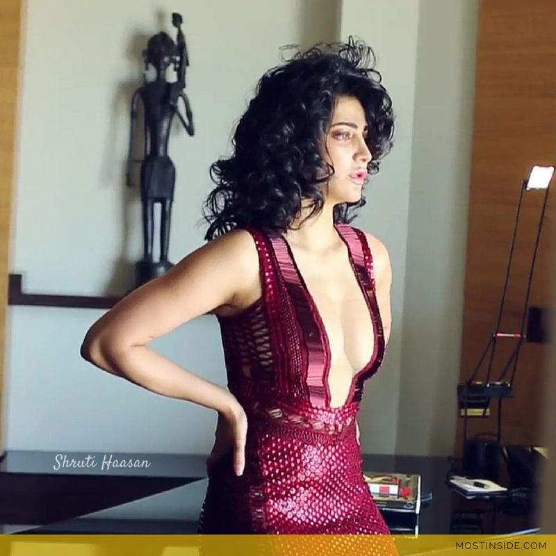 Shruti Haasan Cleavage