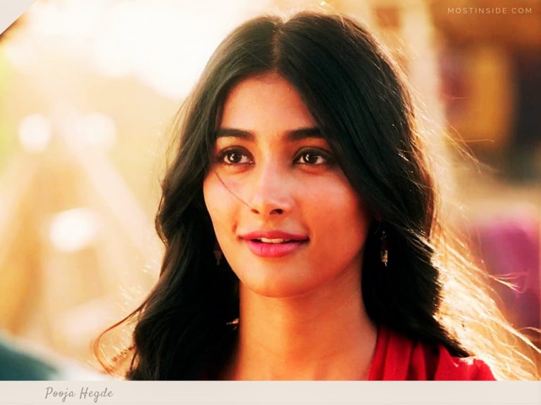 Top 9 Pooja Hegde Hot Looks