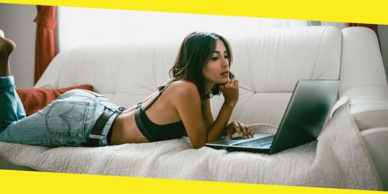 Qualities That Make a Successful CamGirl – [How to Become a CamGirl]