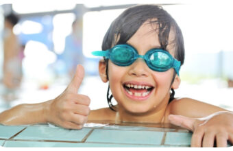 4 Reasons to Teach Your Child to Swim As Early as Possible