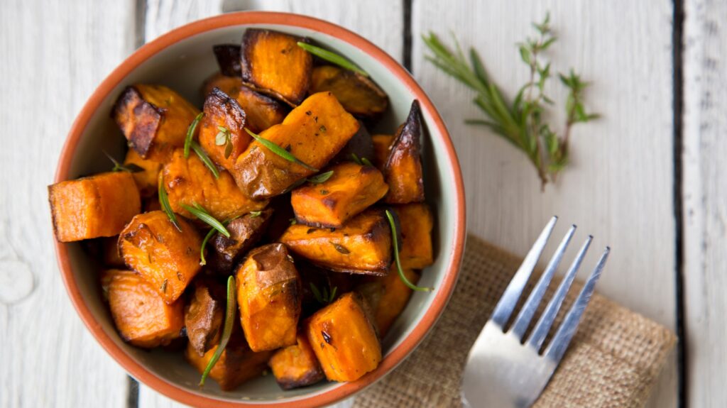 Cooked sweet potatoes in the bowl.